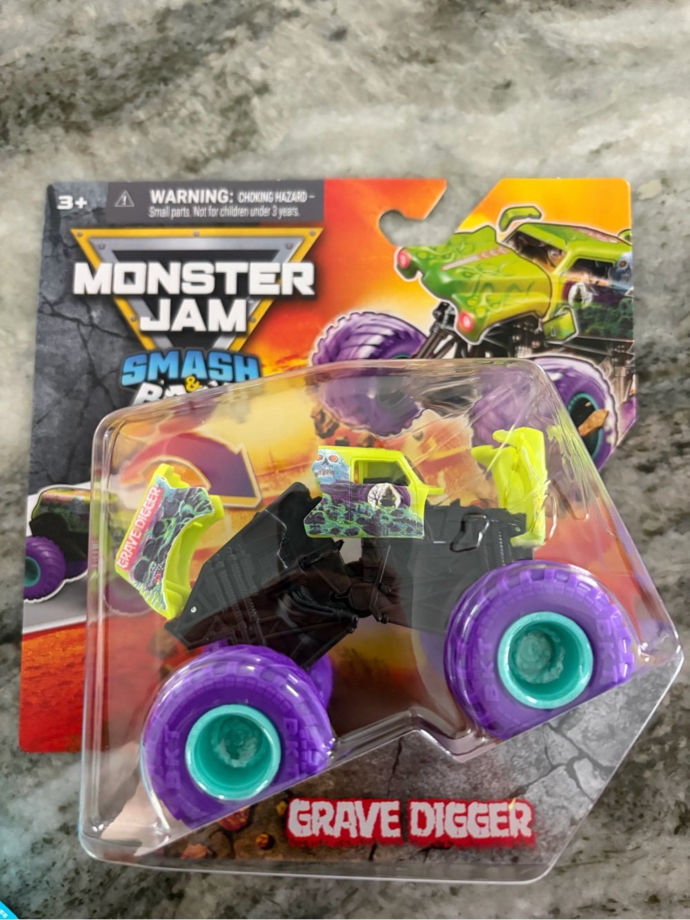 Monster Jam Grave Digger Smash & Bash